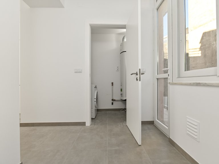 Apartment for Sale in Arroios, Lisboa, Lisbon, Portugal 4