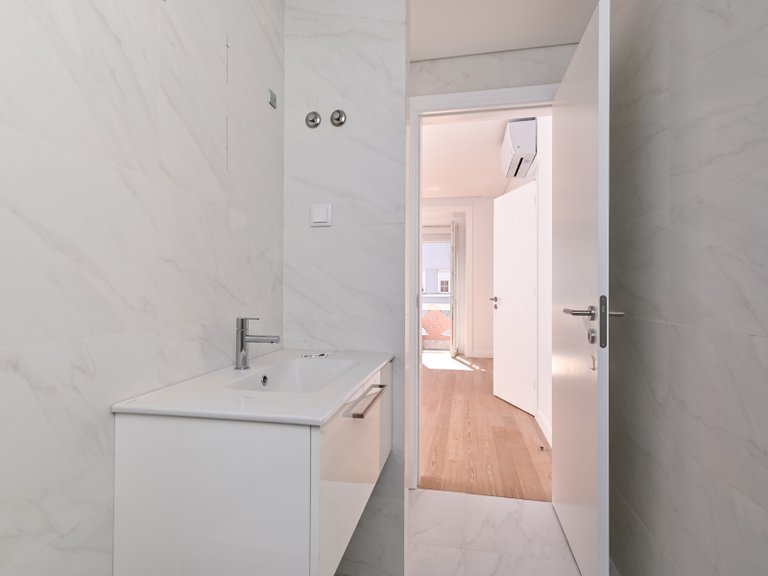 Apartment for Sale in Arroios, Lisboa, Lisbon, Portugal 4