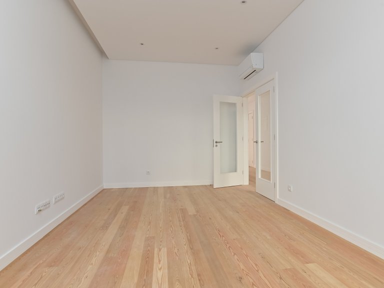 Apartment for Sale in Arroios, Lisboa, Lisbon, Portugal 17