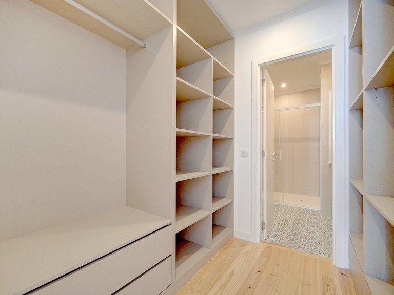 Apartment for Sale in Misericórdia, Lisboa, Lisbon, Portugal 7