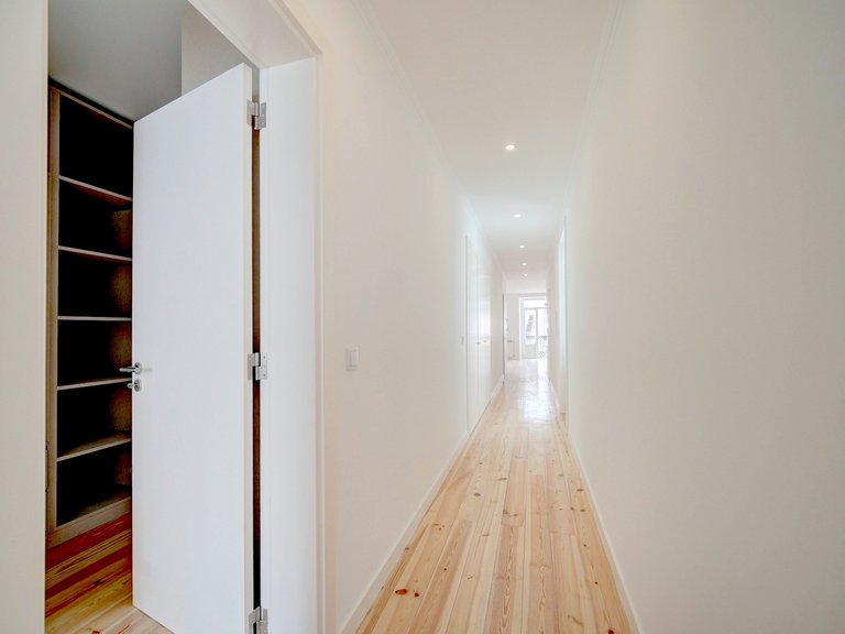 Apartment for Sale in Misericórdia, Lisboa, Lisbon, Portugal 11
