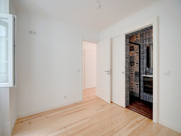Apartment for Sale in Misericórdia, Lisboa, Lisbon, Portugal 17