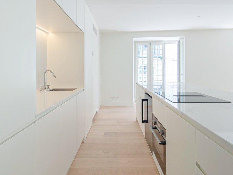 Apartment for Sale in Santo António, Lisboa, Lisbon, Portugal 3