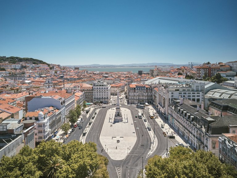 Apartment for Sale in Santo António, Lisboa, Lisbon, Portugal 28