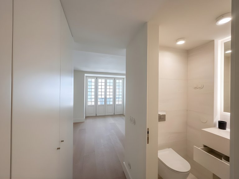 Apartment for Sale in Santo António, Lisboa, Lisbon, Portugal 11
