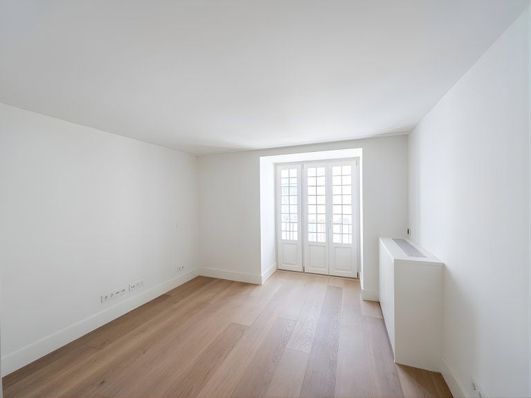 Apartment for Sale in Santo António, Lisboa, Lisbon, Portugal 13