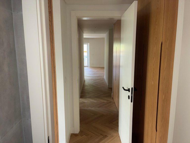 Apartment for Sale in Avenidas Novas, Lisboa, Lisbon, Portugal 13