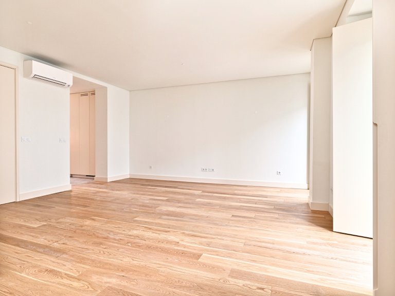 Apartment for Sale in Misericórdia, Lisboa, Lisbon, Portugal 3