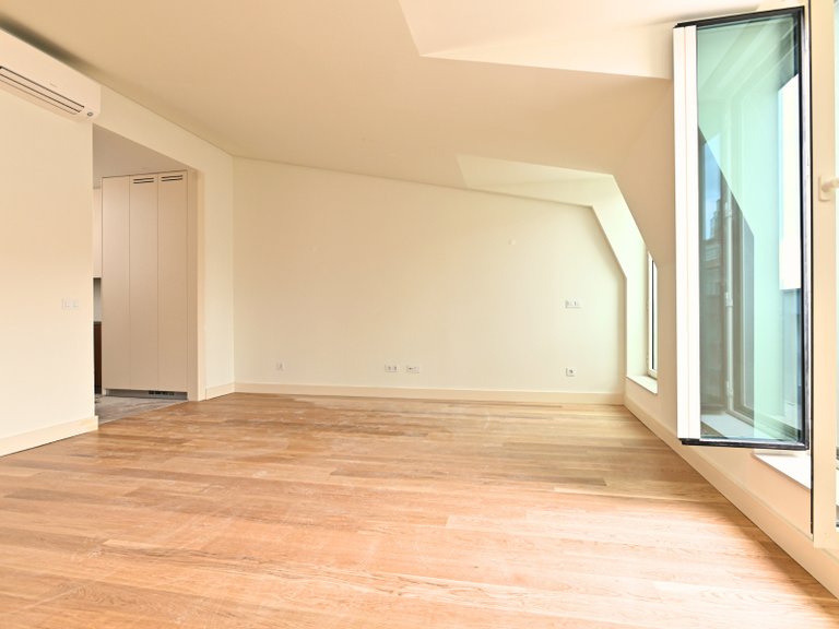 Apartment for Sale in Misericórdia, Lisboa, Lisbon, Portugal 3