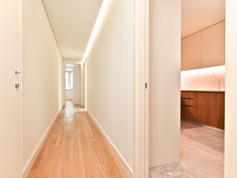 Apartment for Sale in Misericórdia, Lisboa, Lisbon, Portugal 9