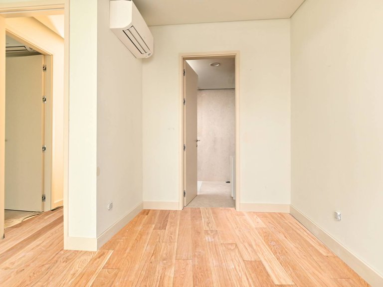 Apartment for Sale in Misericórdia, Lisboa, Lisbon, Portugal 11