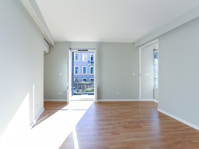 Apartment for Sale in Santo António, Lisboa, Lisbon, Portugal 16