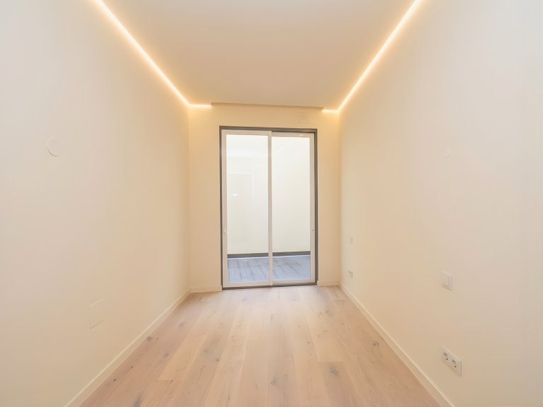 Apartment for Sale in Misericórdia, Lisboa, Lisbon, Portugal 11
