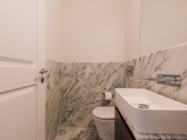 Apartment for Sale in Estrela, Lisboa, Lisbon, Portugal 24