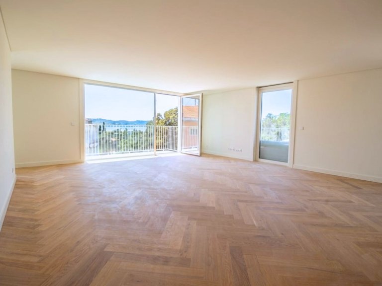 Apartment for Sale in Alcântara, Lisboa, Lisbon, Portugal 1