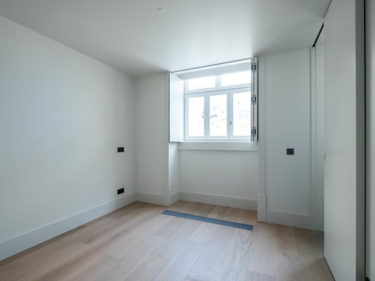 Apartment for Sale in Santa Maria Maior, Lisboa, Lisbon, Portugal 6