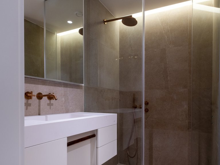 Apartment for Sale in Santa Maria Maior, Lisboa, Lisbon, Portugal 8