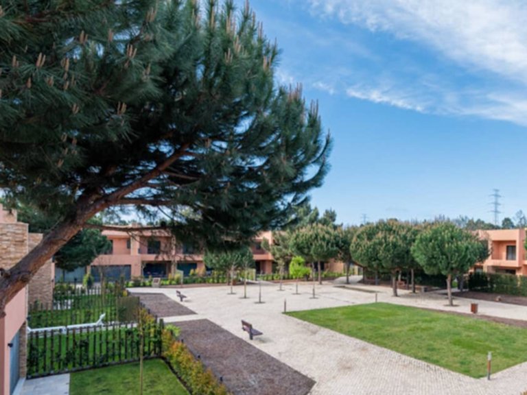 Town House for Sale in Fernão Ferro, Seixal, Setúbal, Portugal 4