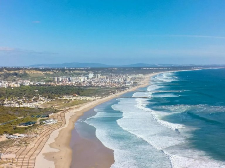 Town House for Sale in Fernão Ferro, Seixal, Setúbal, Portugal 10