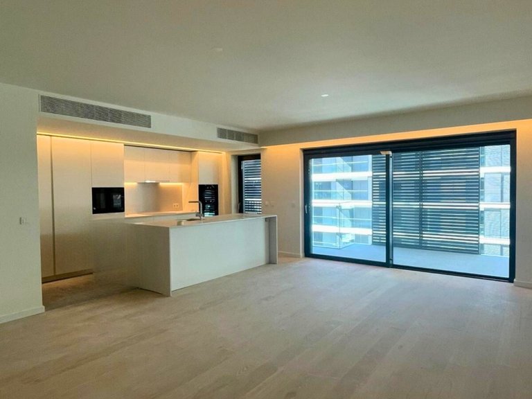 Apartment for Sale in Avenidas Novas, Lisboa, Lisbon, Portugal 2