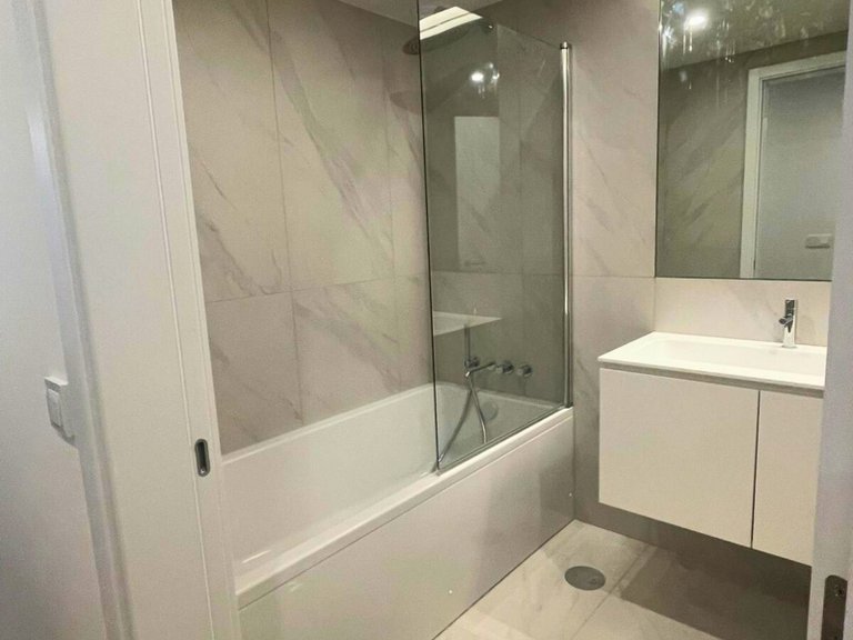 Apartment for Sale in Avenidas Novas, Lisboa, Lisbon, Portugal 18
