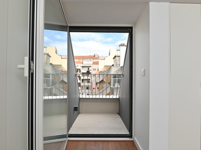 Apartment for Sale in Arroios, Lisboa, Lisbon, Portugal 21