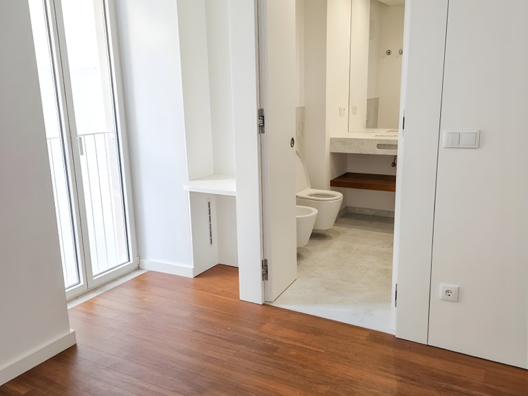 Apartment for Sale in Arroios, Lisboa, Lisbon, Portugal 11