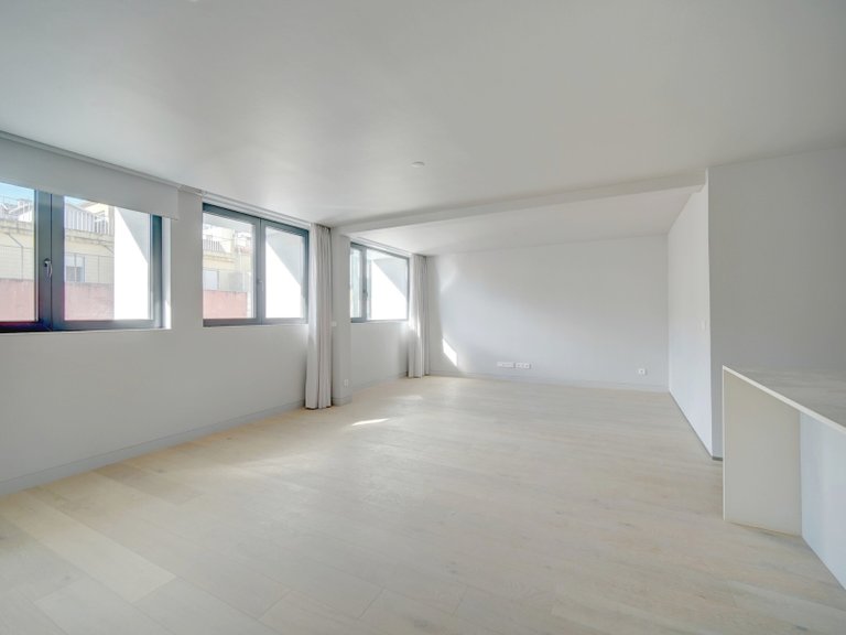 Apartment for Sale in Avenidas Novas, Lisboa, Lisbon, Portugal 2