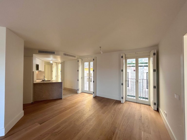 Apartment for Sale in Santo António, Lisboa, Lisbon, Portugal 2