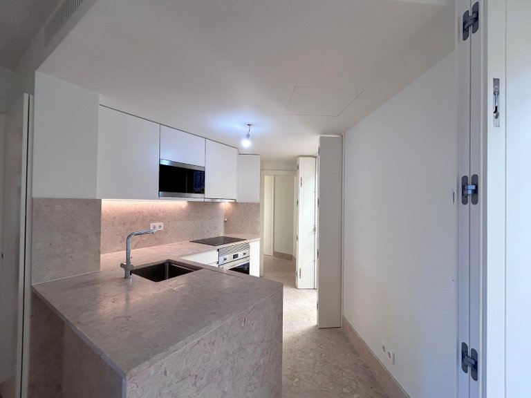 Apartment for Sale in Santo António, Lisboa, Lisbon, Portugal 3