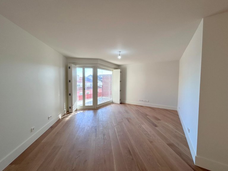 Apartment for Sale in Santo António, Lisboa, Lisbon, Portugal 5