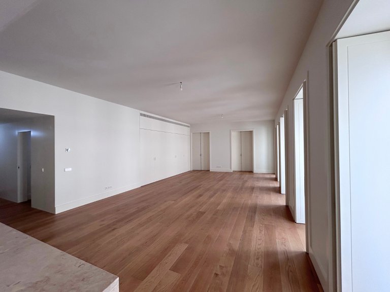 Apartment for Sale in Santo António, Lisboa, Lisbon, Portugal 5