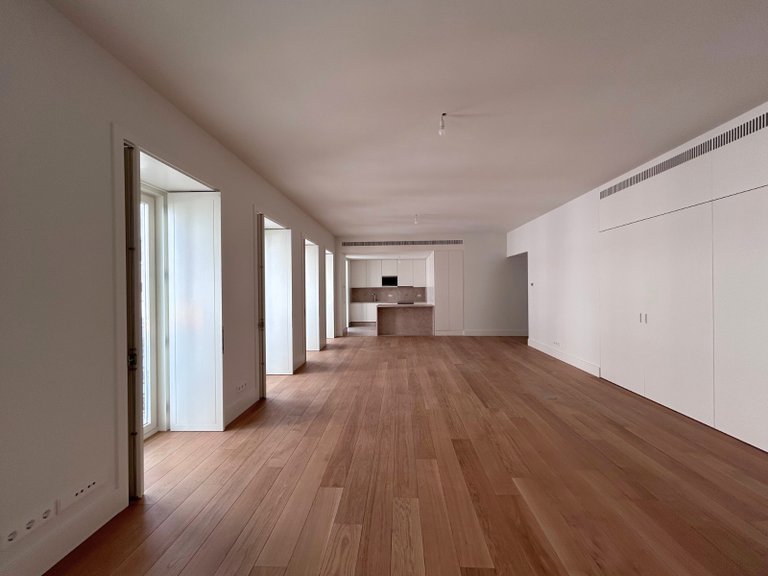 Apartment for Sale in Santo António, Lisboa, Lisbon, Portugal 4