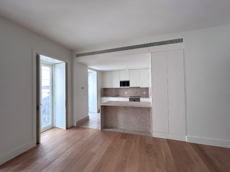 Apartment for Sale in Santo António, Lisboa, Lisbon, Portugal 7