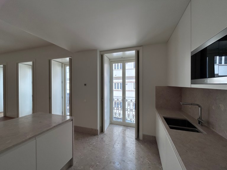 Apartment for Sale in Santo António, Lisboa, Lisbon, Portugal 8