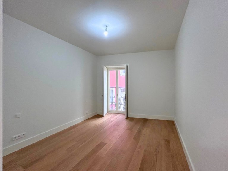 Apartment for Sale in Santo António, Lisboa, Lisbon, Portugal 10