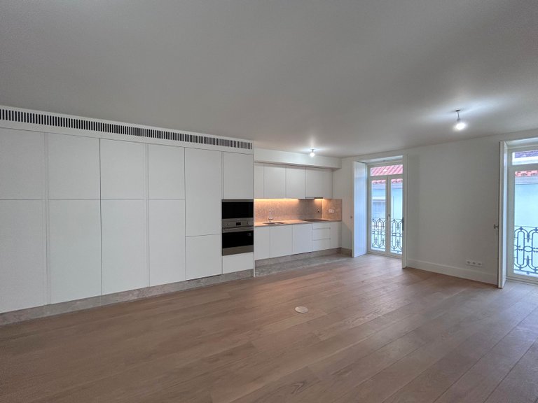 Apartment for Sale in Santo António, Lisboa, Lisbon, Portugal 3