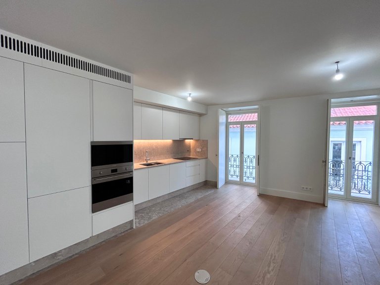 Apartment for Sale in Santo António, Lisboa, Lisbon, Portugal 5