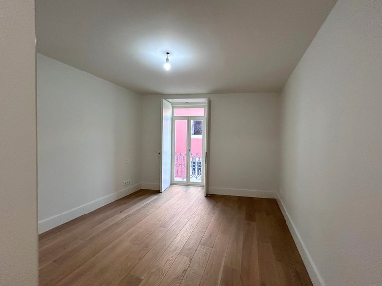 Apartment for Sale in Santo António, Lisboa, Lisbon, Portugal 8
