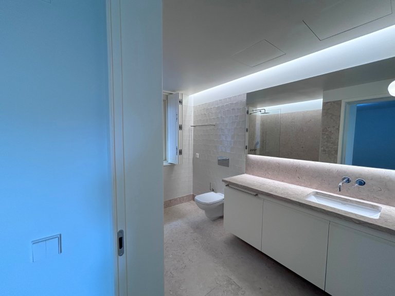 Apartment for Sale in Santo António, Lisboa, Lisbon, Portugal 11