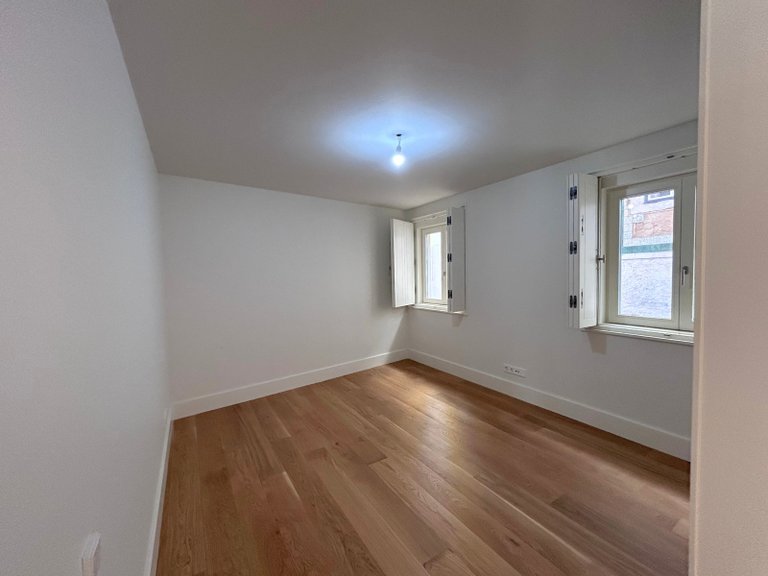 Apartment for Sale in Santo António, Lisboa, Lisbon, Portugal 17
