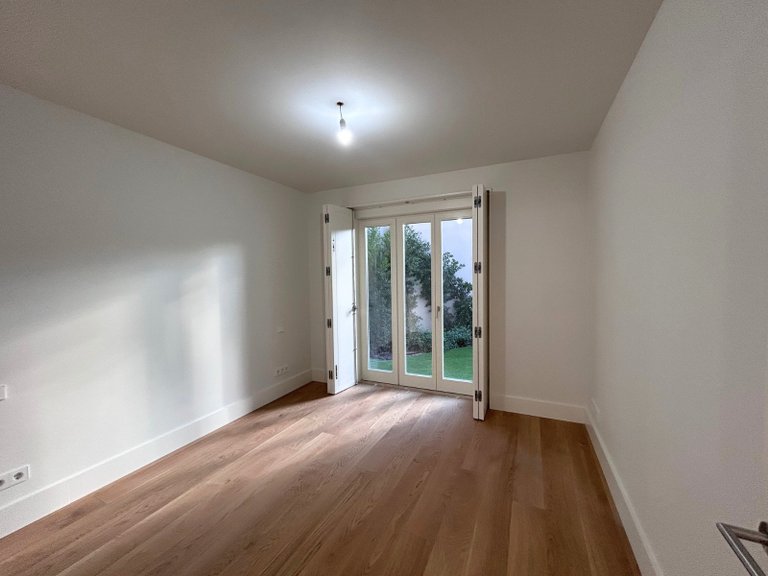 Apartment for Sale in Santo António, Lisboa, Lisbon, Portugal 18