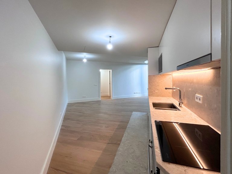 Apartment for Sale in Santo António, Lisboa, Lisbon, Portugal 6
