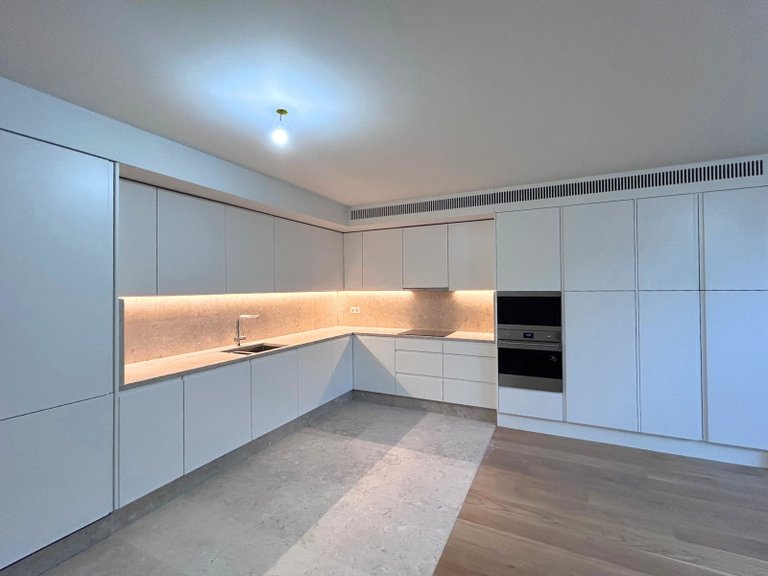 Apartment for Sale in Santo António, Lisboa, Lisbon, Portugal 8