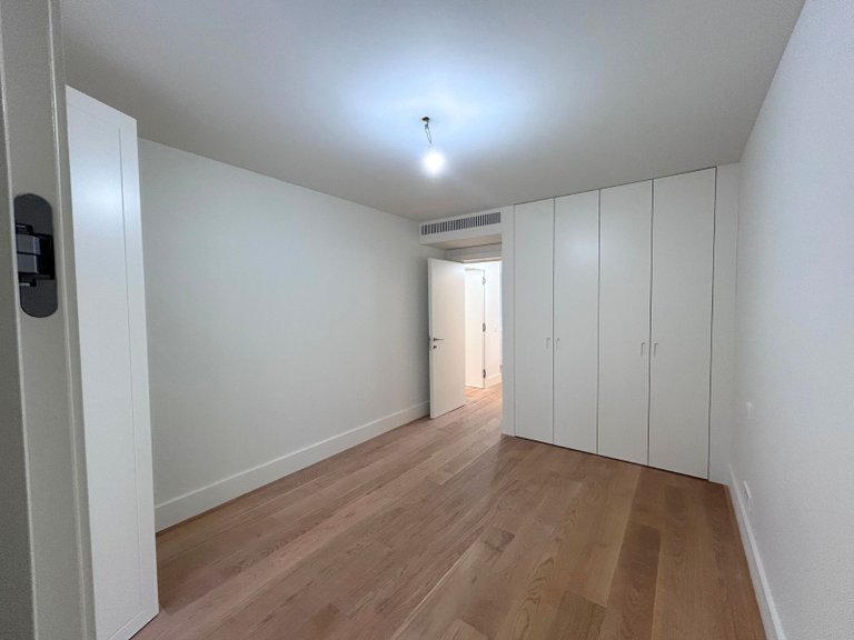 Apartment for Sale in Santo António, Lisboa, Lisbon, Portugal 12