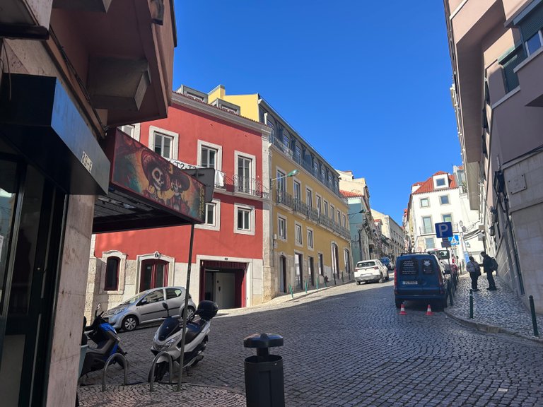 Apartment for Sale in Santo António, Lisboa, Lisbon, Portugal 21