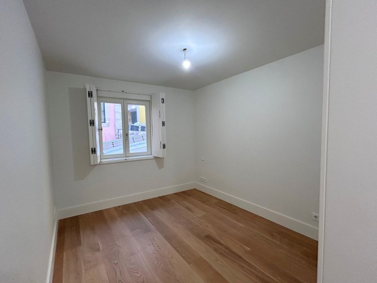 Apartment for Sale in Santo António, Lisboa, Lisbon, Portugal 11