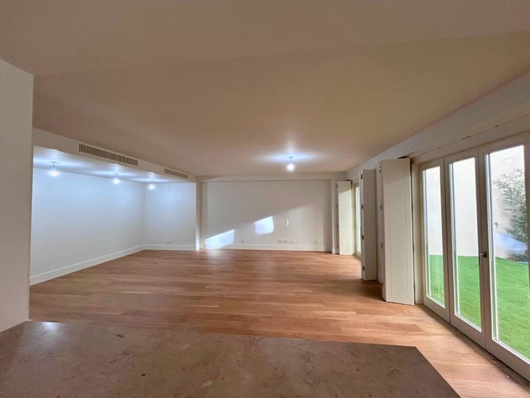 Apartment for Sale in Santo António, Lisboa, Lisbon, Portugal 2