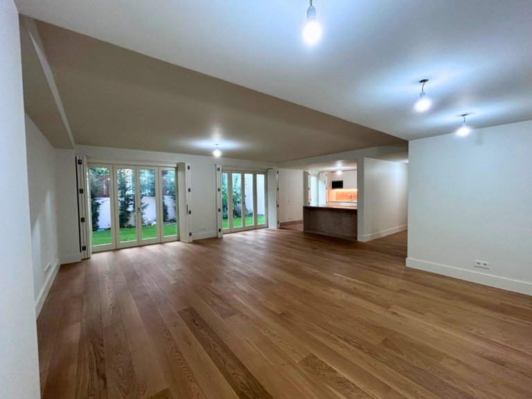 Apartment for Sale in Santo António, Lisboa, Lisbon, Portugal 4