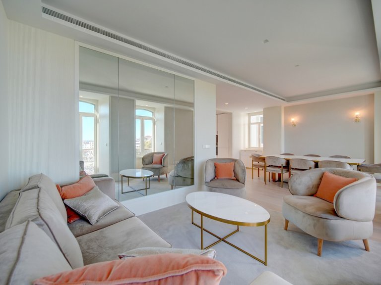 Apartment for Sale in Estrela, Lisboa, Lisbon, Portugal 1